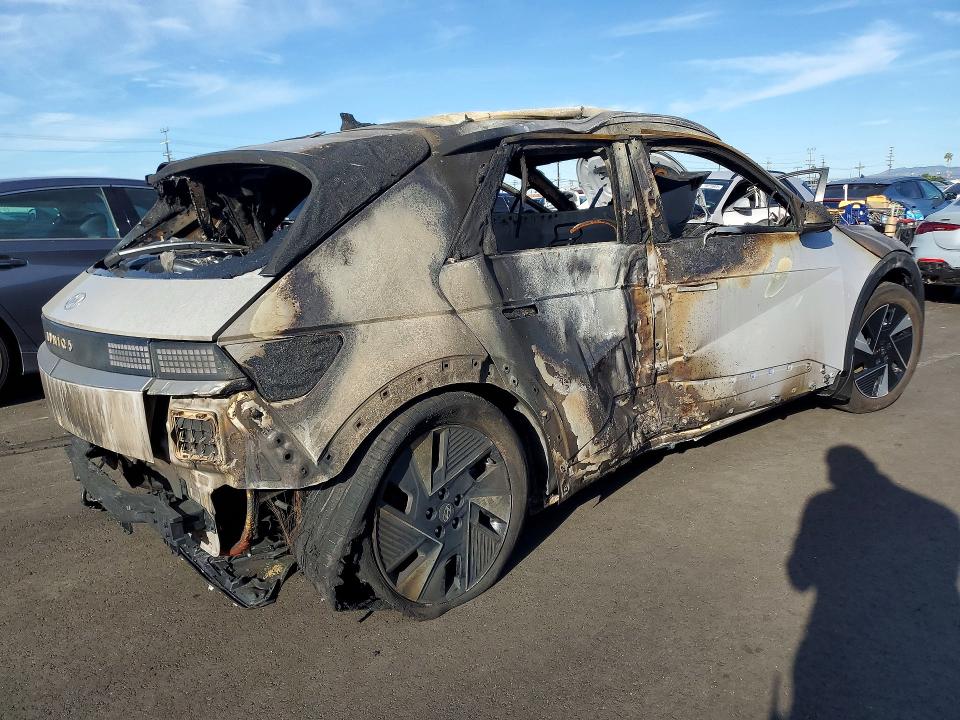 2025 Hyundai Ioniq 5 VIN 7YAKN4DA7SY023969 COPART salvage auction — BURN, CA - NON-REPAIRABLE VEHICLE CERT, sold $225 on 2026-07-20 (photo 3)