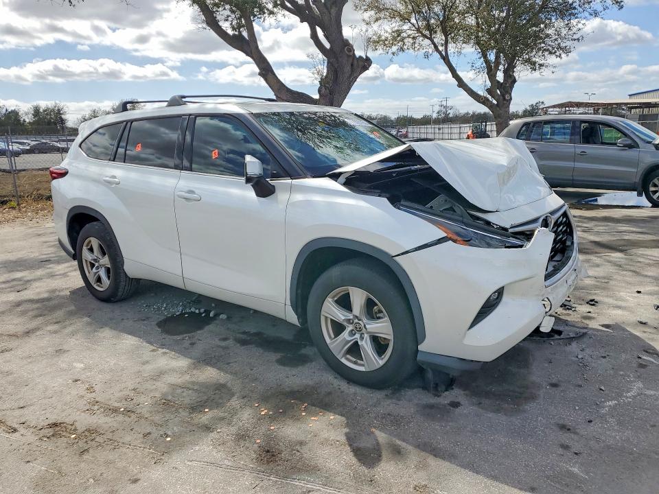 2022 Toyota Highlander hybrid VIN 5TDZARAH2NS510562 COPART salvage auction — FRONT END, FL - CERTIFICATE OF DESTRUCTION, sold $11,600 on 2026-07-16 (photo 4)