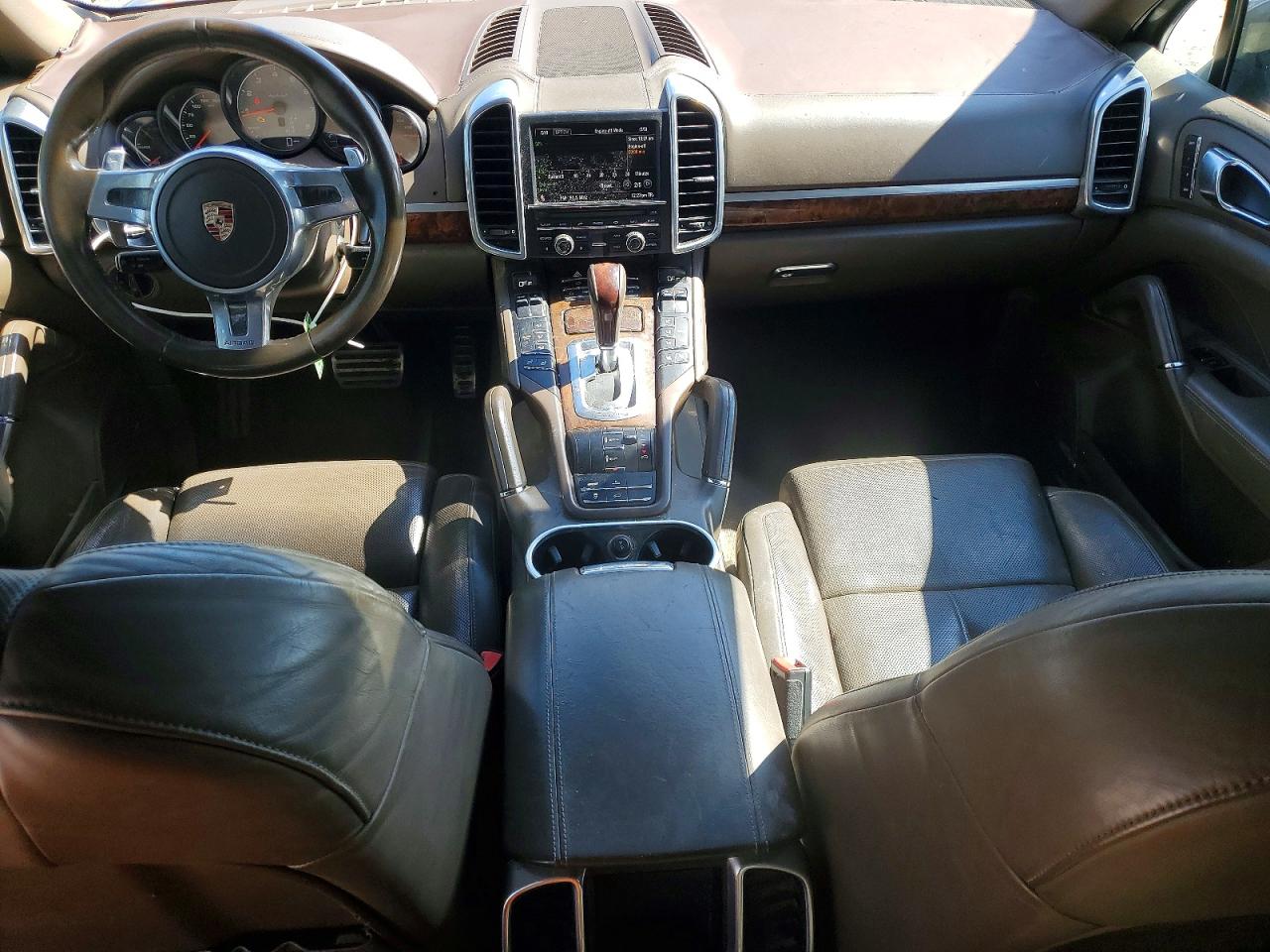2012 Porsche Cayenne VIN WP1AE2A27CLA91108 COPART salvage auction — Minor Dent/Scratches, ME - DEALER ONLY CLEAN TITLE (P), sold $1,850 on 2026-03-27 (photo 8)