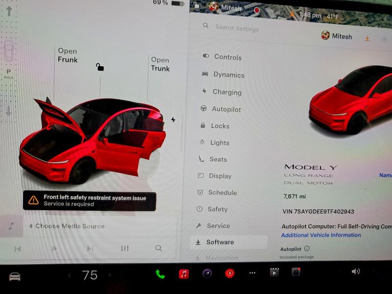 2026 Tesla Model y VIN 7SAYGDEE9TF402943 COPART salvage auction — SIDE, Il - Salvage Certificate, sold $20,800 on 2026-07-21 (photo 9)