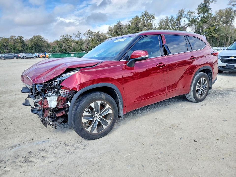 2022 Toyota Highlander VIN 5TDGZRAH9NS550993 COPART salvage auction — FRONT END, Fl - Certificate Of Destruction, sold $11,200 on 2026-07-14 (photo 1)