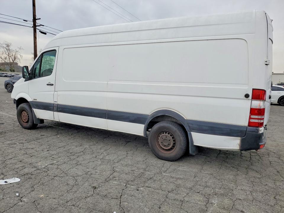 2011 Mercedes-benz Sprinter VIN WD3PE8CB4B5568263 COPART salvage auction — FRONT END, CA - DIS/DLR/EXP ONLY CLEAN TITLE (P), sold $200 on 2026-07-09 (photo 2)