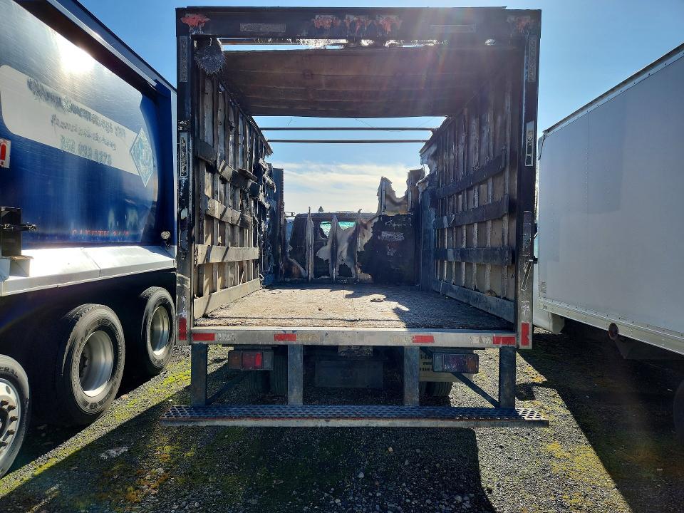 2003 Chevrolet W-4 VIN J8BC4B14837012754 COPART salvage auction — BURN, Or - Salvage Title, sold $775 on 2026-07-27 (photo 6)