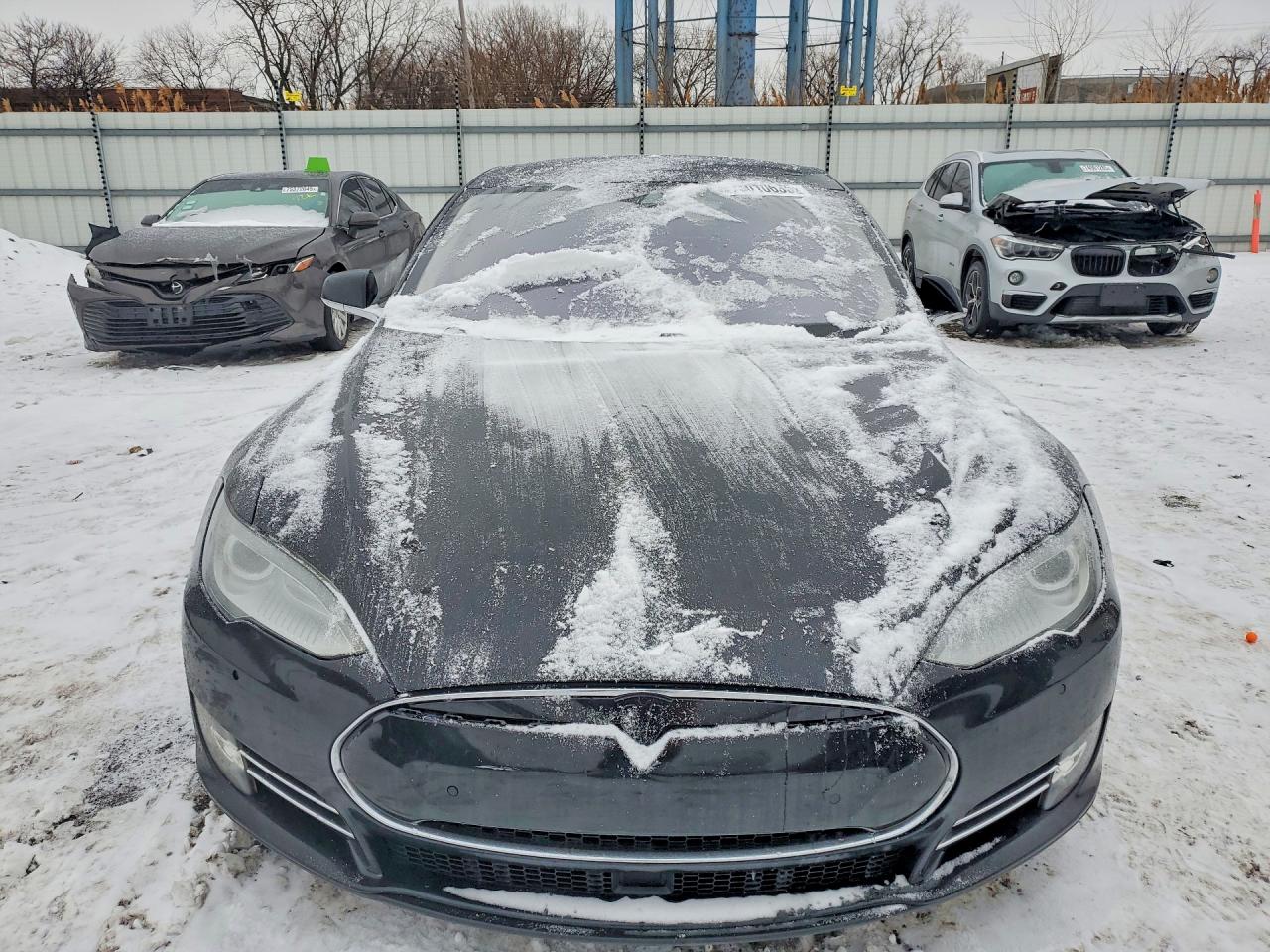 2015 Tesla Model s VIN 5YJSA1E27FF119731 COPART salvage auction — Rear End, IL - SALVAGE CERTIFICATE, sold $2,800 on 2026-04-08 (photo 5)
