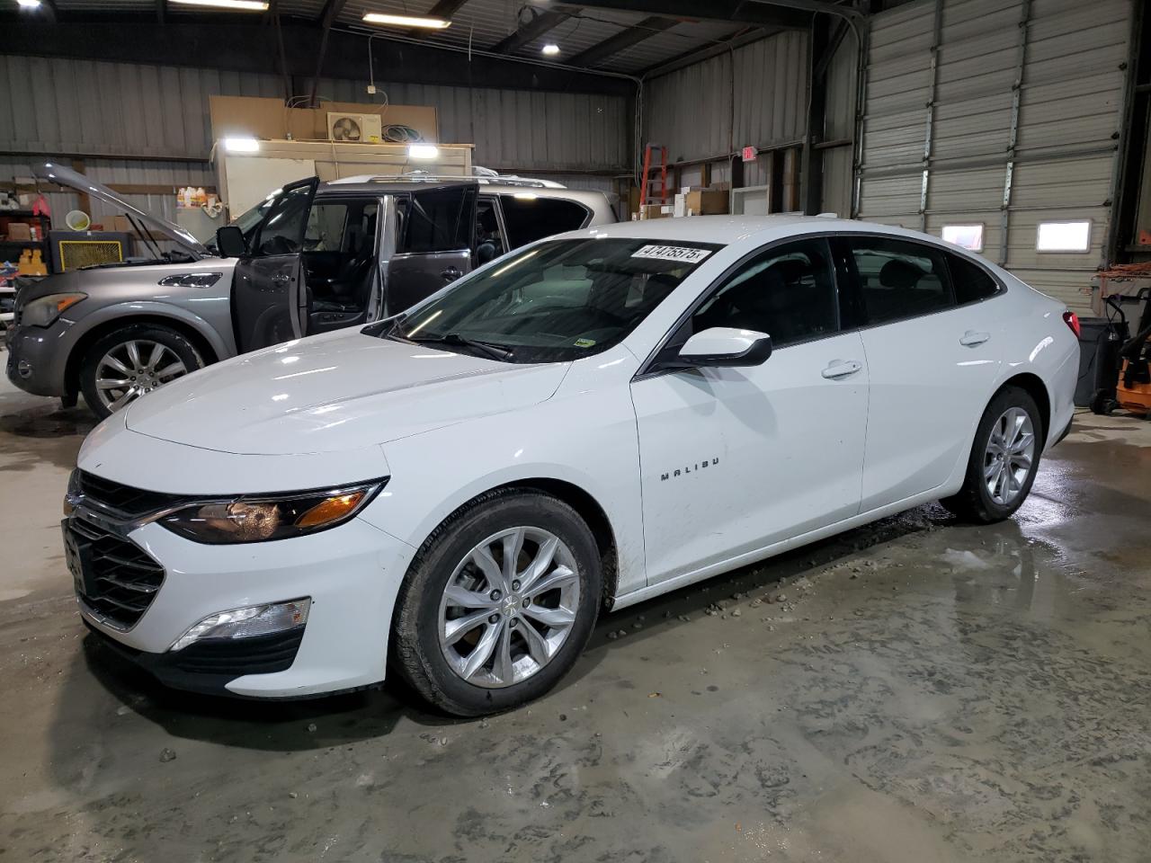 2020 Chevrolet Malibu Limited VIN 1G1ZD5ST3LF098256 COPART salvage auction — Side, MO - SALVAGE CERTIFICATE OF TITLE, sold $3,200 on 2025-08-08 (photo 1)