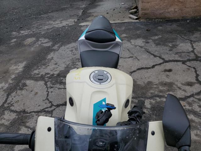2024 Yamaha Yzfr3 VIN MH3RH18Y9RK013896 COPART salvage auction — SIDE, NY - MV907A-PARTS ONLY W/LIENHOLDER, sold $1,100 on 2026-07-14 (photo 5)
