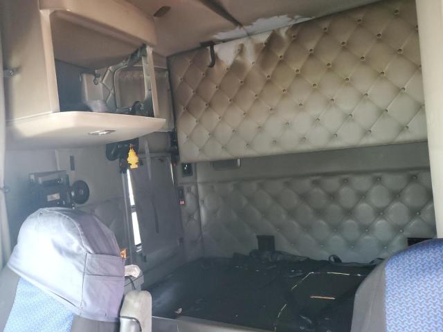 2018 Kenworth T680 VIN 1XKYD49X7JJ175781 COPART salvage auction — Burn Interior, TN - SALVAGE CERTIFICATE, sold $9,500 on 2026-08-13 (photo 6)