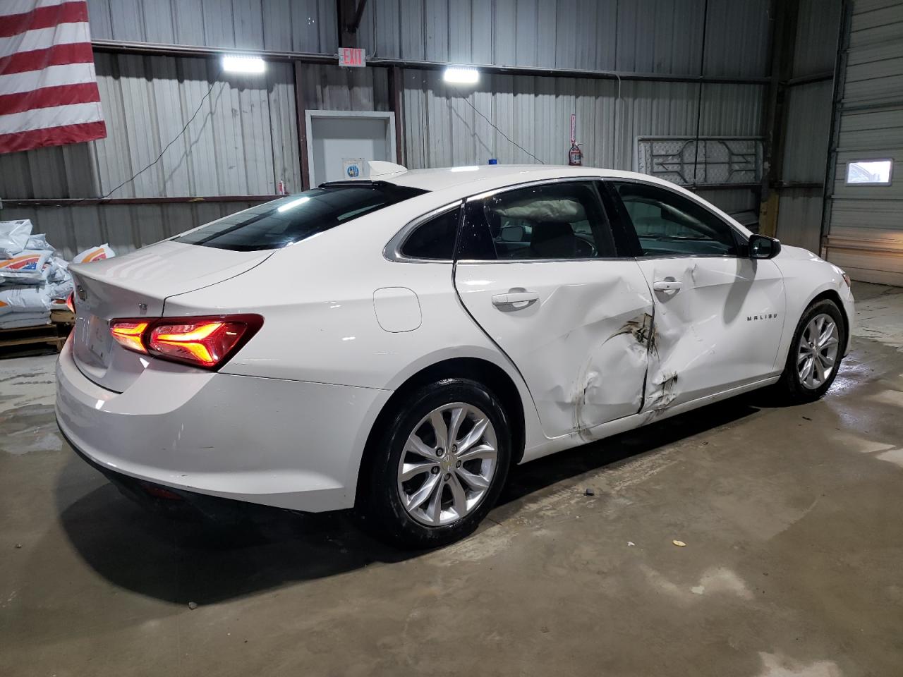 2020 Chevrolet Malibu limited VIN 1G1ZD5ST3LF098256 COPART salvage auction — Side, MO - SALVAGE CERTIFICATE OF TITLE, sold $3,200 on 2025-08-08 (photo 3)