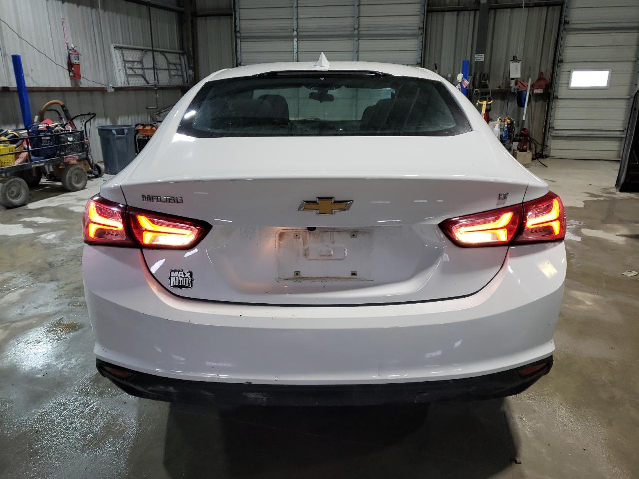 2020 Chevrolet Malibu limited VIN 1G1ZD5ST3LF098256 COPART salvage auction — Side, MO - SALVAGE CERTIFICATE OF TITLE, sold $3,200 on 2025-08-08 (photo 6)