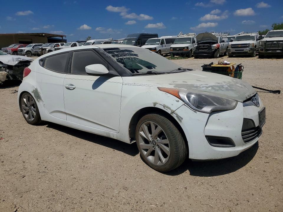 2016 Hyundai Veloster VIN KMHTC6AD7GU275517 COPART salvage auction — REAR END, Tx - Salvage Vehicle Title, sold $175 on 2026-07-09 (photo 4)
