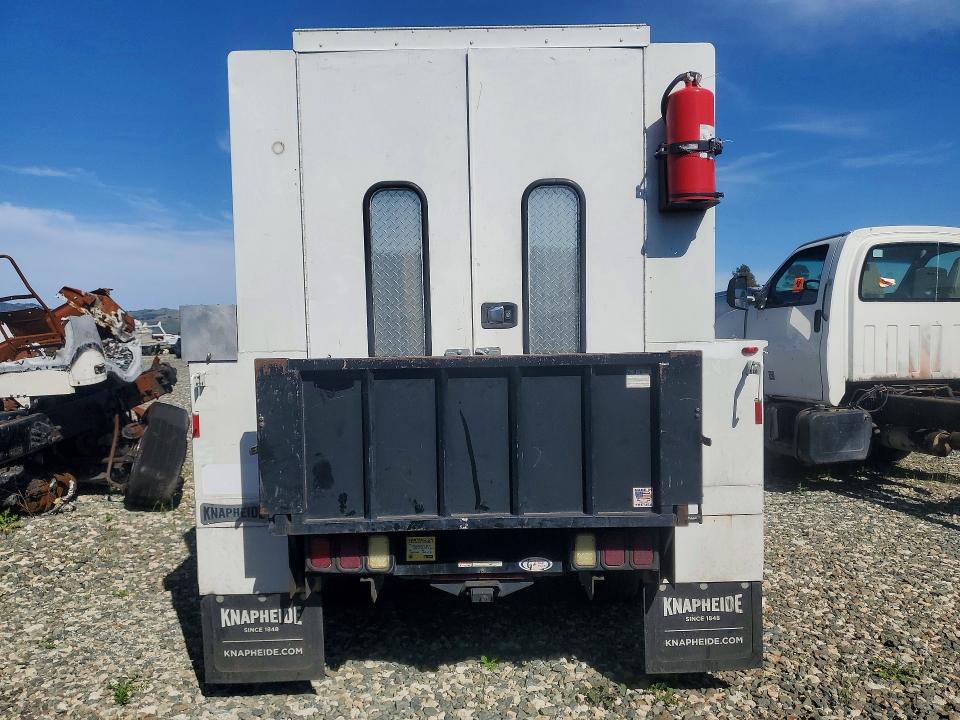 2019 Ford F-550 super duty VIN 1FDUF5GY7KDA00691 COPART salvage auction — SIDE, CA - DIS/DLR/EXP ONLY CLEAN TITLE, sold $9,100 on 2026-07-14 (photo 6)