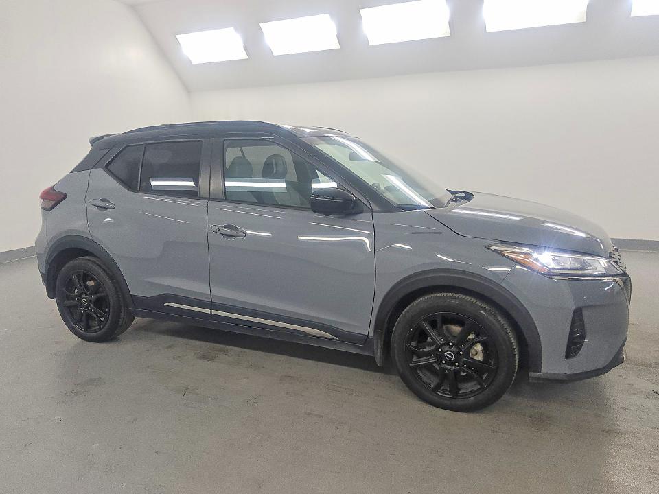2023 Nissan Kicks VIN 3N1CP5DVXPL535705 COPART salvage auction — NORMAL WEAR, Ca - Certificate Of Title, sold $9,600 on 2026-07-16 (photo 4)