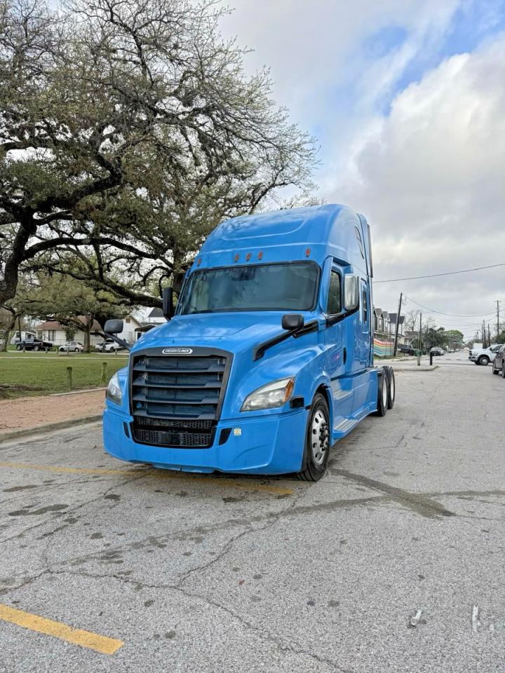 2022 Freightliner All other VIN 3AKJHHDR4NSNT7476 COPART salvage auction — Minor Dent/Scratches, IN - CERTIFICATE OF TITLE (P), sold $30,500 on 2026-03-31 (photo 2)