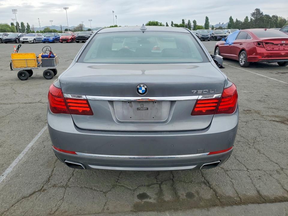 2014 BMW 7er VIN WBAYE8C52ED135424 COPART salvage auction — MINOR DENT/SCRATCHES, Ca - Dis/Dlr/Exp Only Clean Title, sold $2,700 on 2026-07-27 (photo 6)