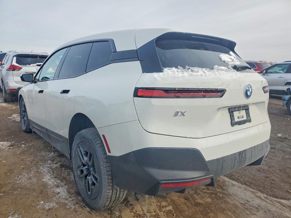 2023 BMW Ix VIN WB523CF08PCM08193 COPART salvage auction — UNDERCARRIAGE, Il - Salvage Certificate, sold $24,700 on 2026-07-28 (photo 2)