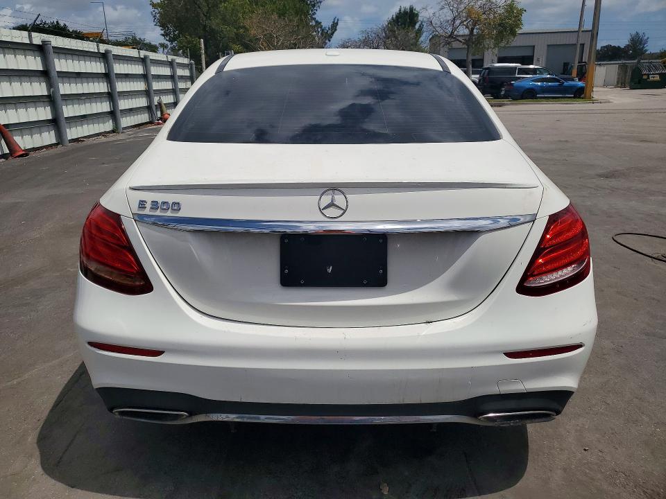 2019 Mercedes-benz E-klasse VIN WDDZF4JB4KA504289 COPART salvage auction — WATER/FLOOD, Fl - Certificate Of Title, sold $8,900 on 2026-07-27 (photo 6)