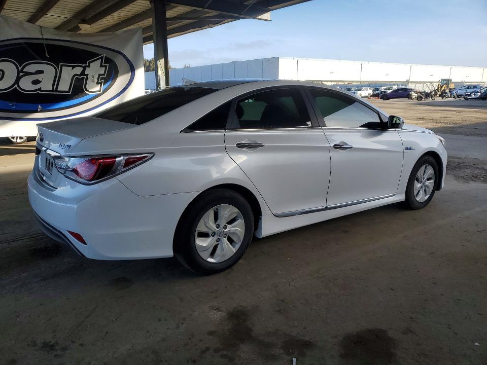2013 Hyundai Sonata hybrid VIN KMHEC4A40DA069062 COPART salvage auction — REAR END, Ca - Dis/Dlr/Exp Lien Papers-Salv, sold $500 on 2026-07-22 (photo 3)