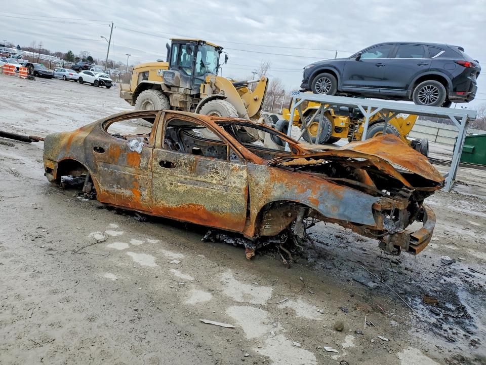 2006 Pontiac Grand prix VIN 2G2WP552961154558 COPART salvage auction — BURN, In - Bill Of Sale - Parts Only, sold $125 on 2026-07-24 (photo 4)