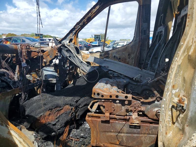 2019 Ford Transit VIN 1FTBW2CG1KKA18980 COPART salvage auction — BURN, Fl - Cert Of Destruct-No Vin Plate, sold $350 on 2026-07-02 (photo 7)