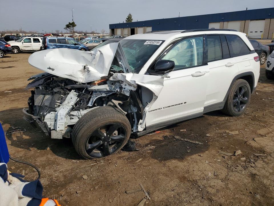 2025 Jeep Cherokee VIN 1C4RJHAGXS8749259 — COPART salvage auction photo