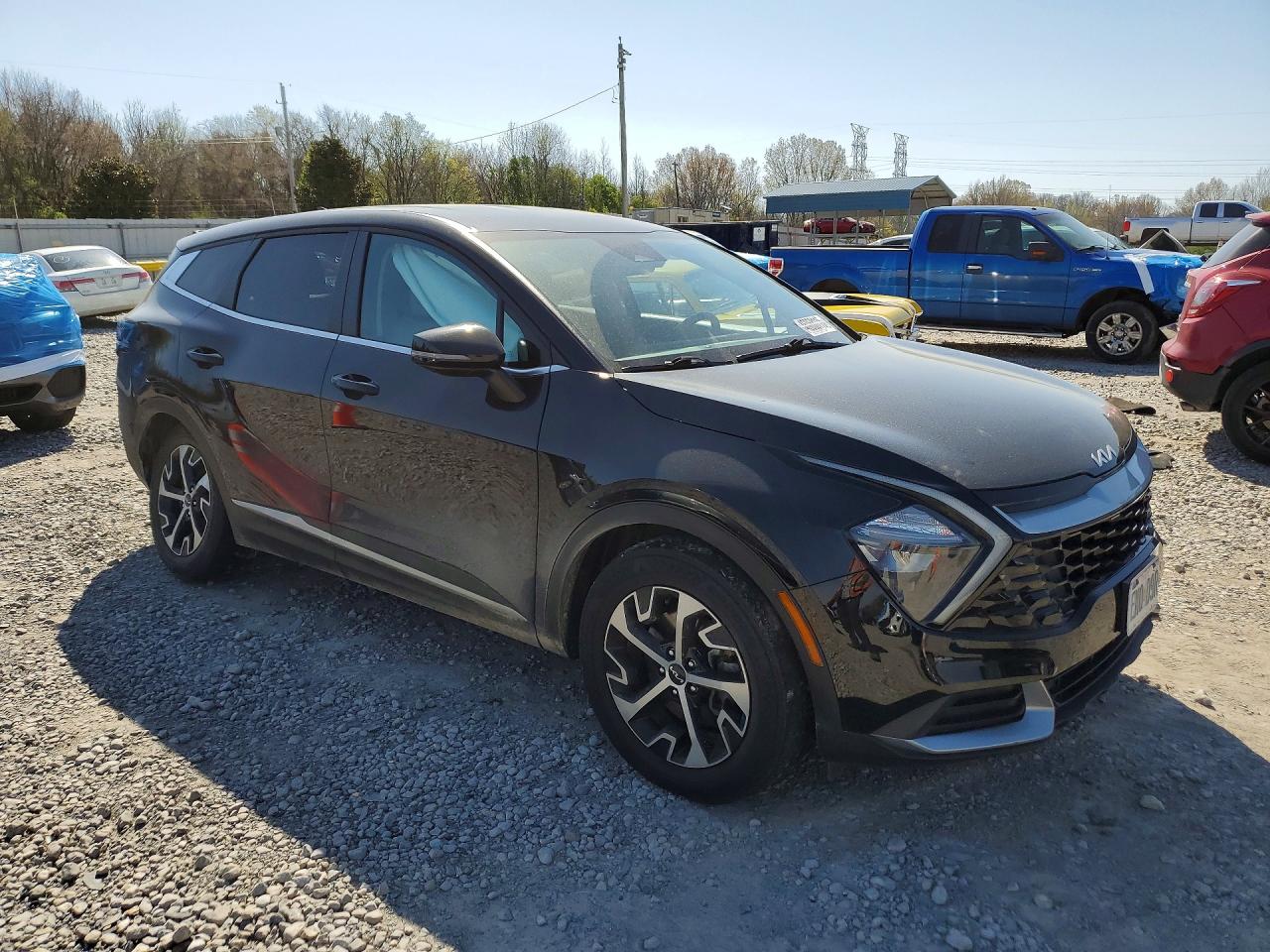 2023 Kia Sportage VIN 5XYK33AF9PG015900 COPART salvage auction — Side, TN - SALVAGE CERTIFICATE, sold $9,800 on 2026-07-02 (photo 4)