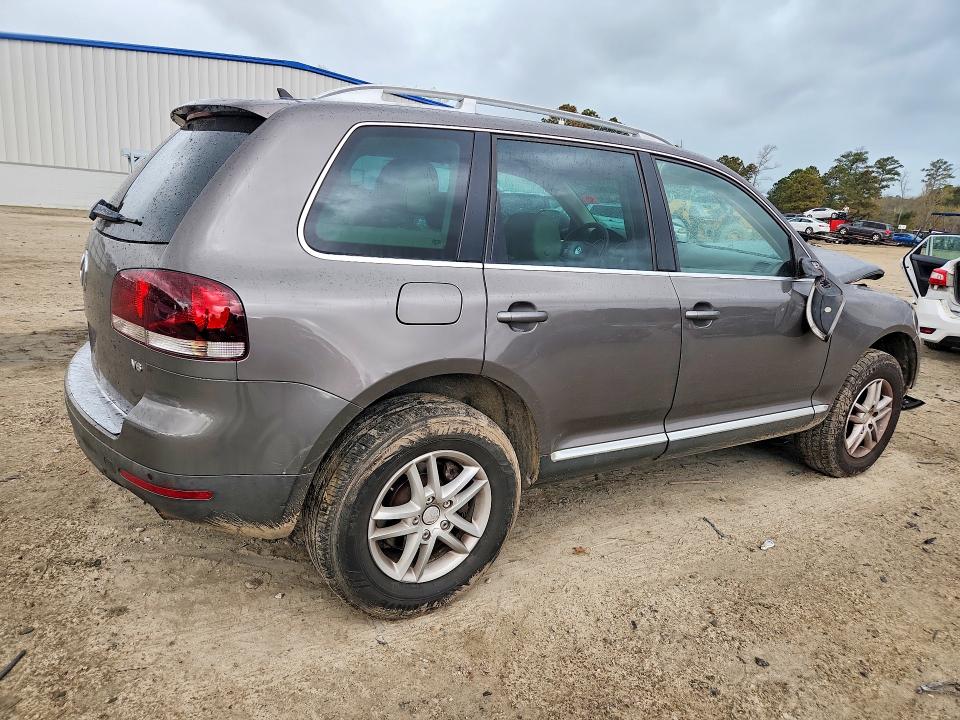 2008 Volkswagen Touareg VIN WVGBE77L28D004943 COPART salvage auction — FRONT END, Nc - Salvage Certificate Of Title, sold $225 on 2026-07-07 (photo 3)