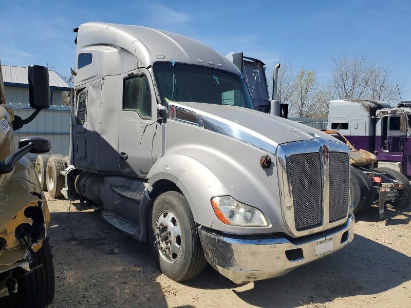 2019 Kenworth Construction VIN 1XKYD49X3KJ254334 COPART salvage auction — SIDE, IL - SALVAGE CERTIFICATE, sold $9,800 on 2026-07-23 (photo 1)
