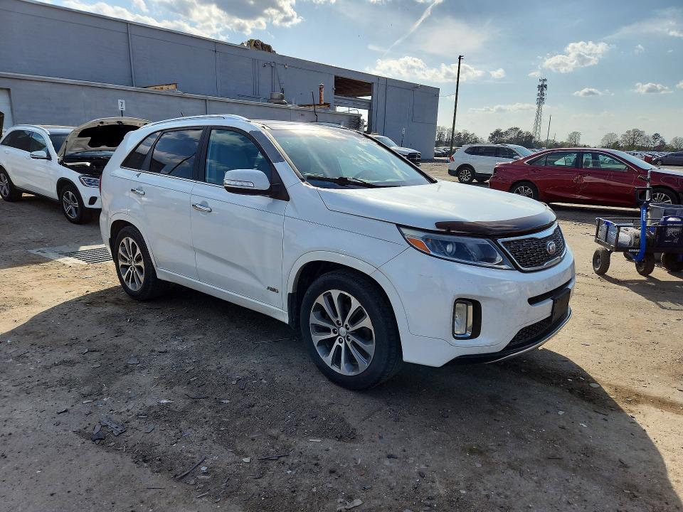 2015 Kia Sorento VIN 5XYKWDA78FG609575 COPART salvage auction — REAR END, Va - Certificate Of Title, sold $1,600 on 2026-07-29 (photo 4)