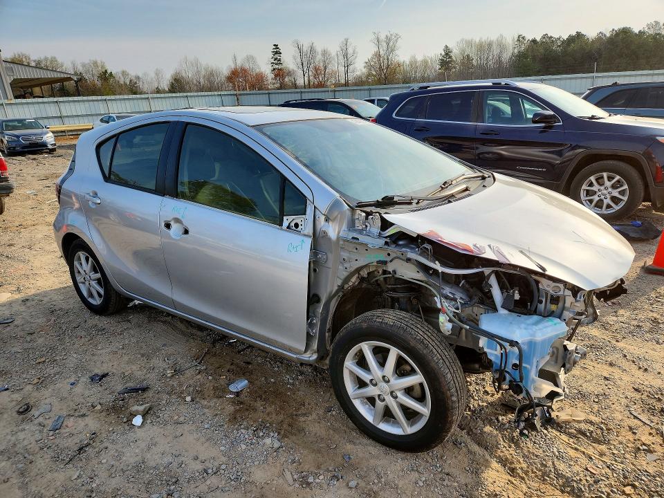 2015 Toyota Prius VIN JTDKDTB36F1089369 COPART salvage auction — FRONT END, VA, sold $200 on 2026-07-24 (photo 4)