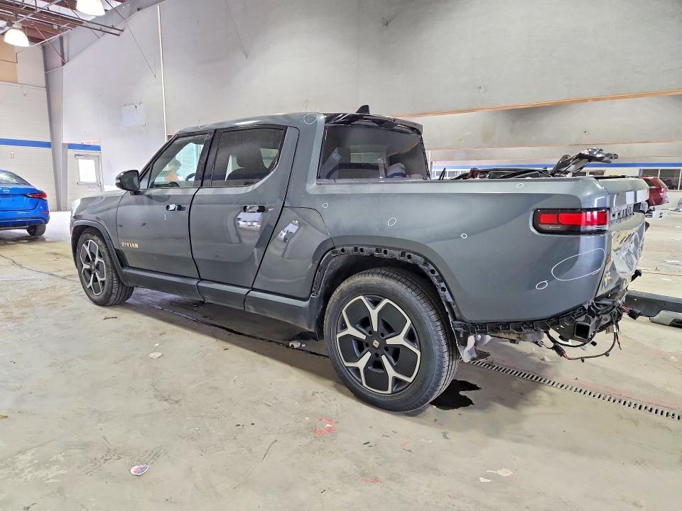 2022 Rivian R1t VIN 7FCTGAAA6NN007772 COPART salvage auction — REAR END, VA, sold $675 on 2026-08-28 (photo 2)
