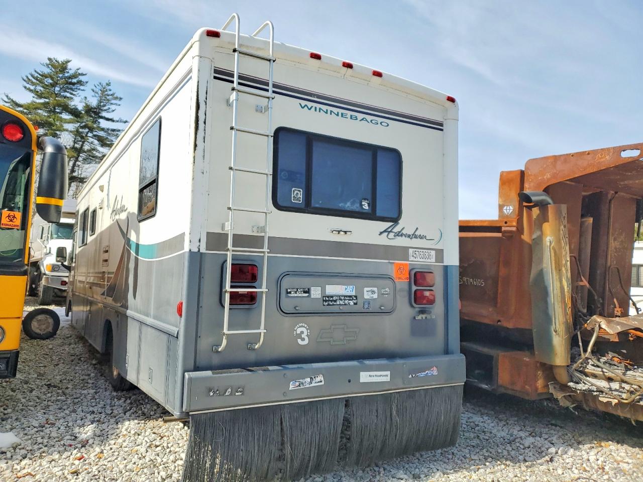 1997 Chevrolet Motorhome VIN 1GBLP37JXV3303886 COPART salvage auction — Minor Dent/Scratches, CT - CERTIFICATE OF TITLE, sold $5 on 2026-07-07 (photo 3)