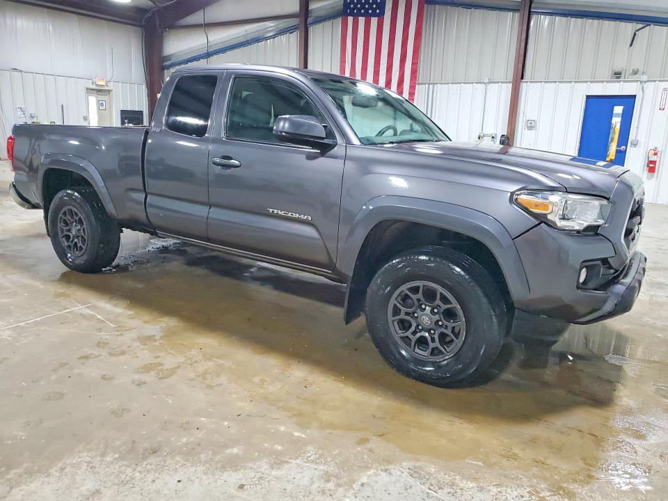 2017 Toyota Tacoma VIN 5TFSZ5AN7HX121424 COPART salvage auction — REAR END, Pa - Certificate Of Salvage, sold $8,700 on 2026-07-15 (photo 4)