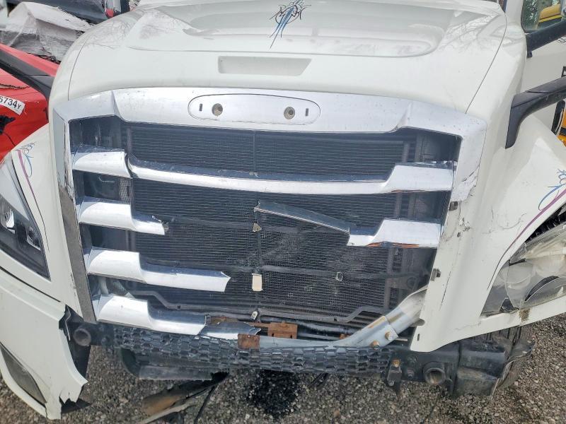 2018 Freightliner Cascadia VIN 3AKJHHDR8JSKA0959 COPART salvage auction — FRONT END, ON - PERMIT NO BRAND - UNFIT, sold $9,300 on 2026-07-23 (photo 7)
