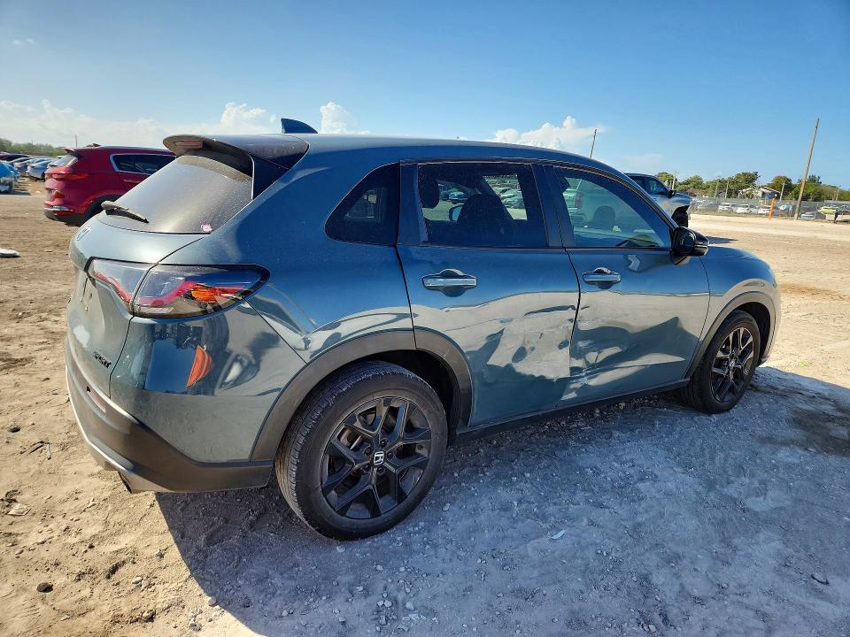 2024 Honda Hr-v VIN 3CZRZ1H58RM724638 COPART salvage auction — SIDE, FL - CERTIFICATE OF DESTRUCTION, sold $7,500 on 2026-08-20 (photo 3)