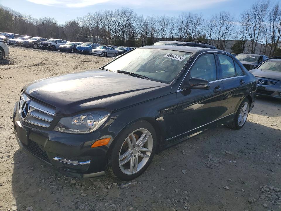 2012 Mercedes-benz C-klasse VIN WDDGF8BB4CR228860 COPART salvage auction — MINOR DENT/SCRATCHES, Salvage Title, sold $1,150 on 2026-07-17 (photo 1)