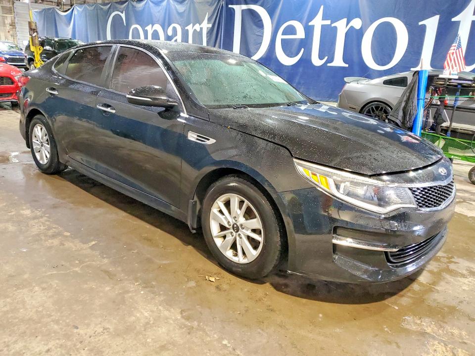 2016 Kia Optima VIN 5XXGT4L32GG037501 COPART salvage auction — MINOR DENT/SCRATCHES, Oh - Dealer Only Clean Title, sold $1,350 on 2026-07-24 (photo 4)