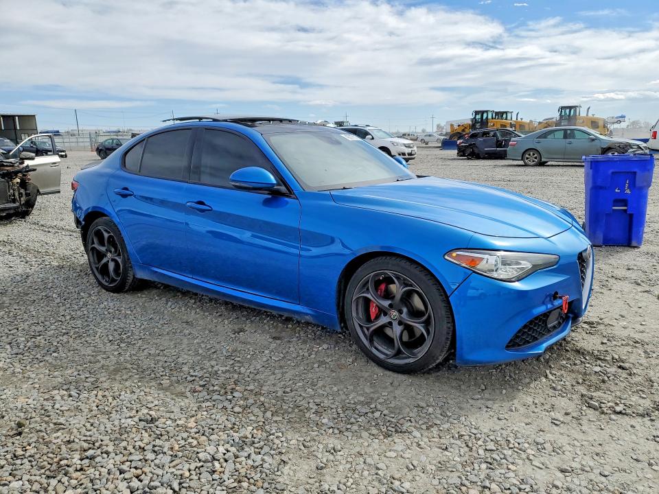 2018 Alfa romeo Giulia VIN ZARFAEEN9J7589847 COPART salvage auction — REAR END, Salvage Title, sold $8,500 on 2026-08-13 (photo 4)