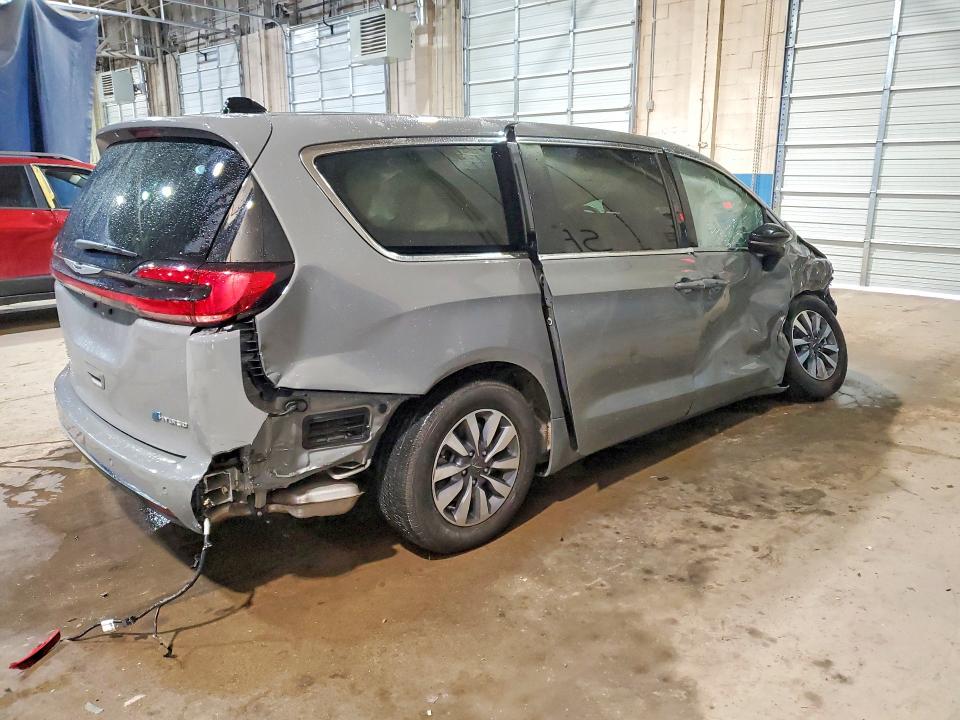 2025 Chrysler Pacifica VIN 2C4RC1S72SR565499 COPART salvage auction — FRONT END, FL - CERTIFICATE OF DESTRUCTION, sold $8,600 on 2026-07-27 (photo 3)
