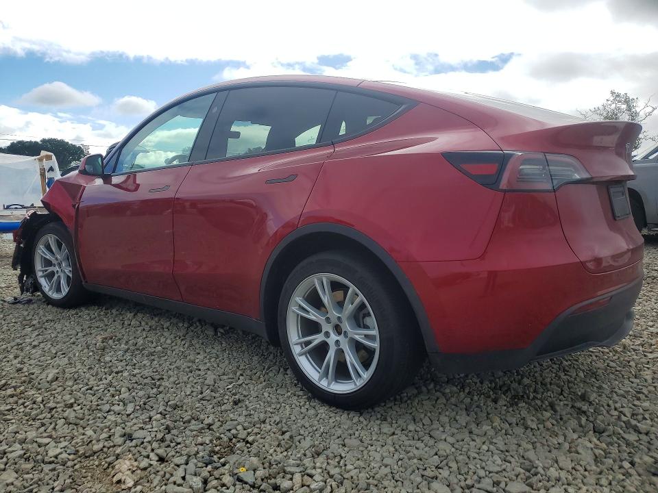2024 Tesla Model y VIN 7SAYGDEE5RF068757 COPART salvage auction — FRONT END, Salvage Title, sold $13,800 on 2026-07-14 (photo 2)