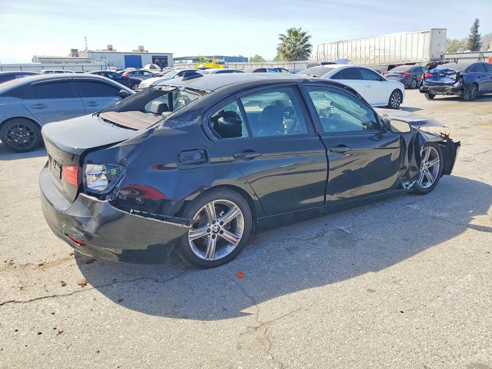 2014 BMW 3er VIN WBA3B1G53ENS78672 COPART salvage auction — ROLLOVER, Ca - Salvage Certificate, sold $400 on 2026-07-10 (photo 3)