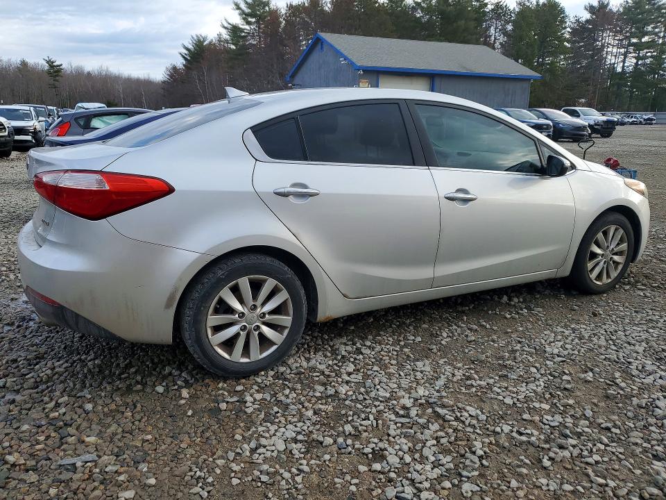 2014 Kia Forte VIN KNAFX4A8XE5049019 COPART salvage auction — MECHANICAL, Salvage Title, sold $100 on 2026-07-30 (photo 3)