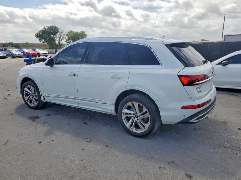 2021 Audi Q7 VIN WA1LXAF7XMD014161 COPART salvage auction — MINOR DENT/SCRATCHES, Fl - Certificate Of Title, sold $17,700 on 2026-07-28 (photo 2)