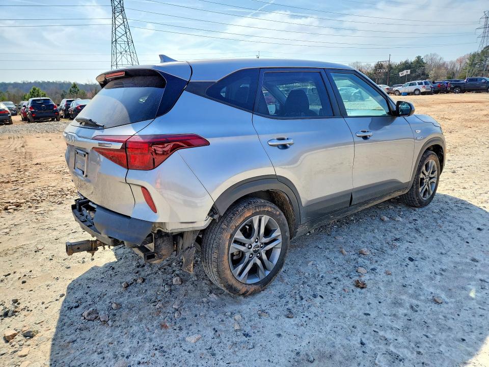 2022 Kia Seltos VIN KNDEPCAA8N7339016 COPART salvage auction — REAR END, Nc - Salvage Certificate Of Title, sold $6,100 on 2026-07-27 (photo 3)