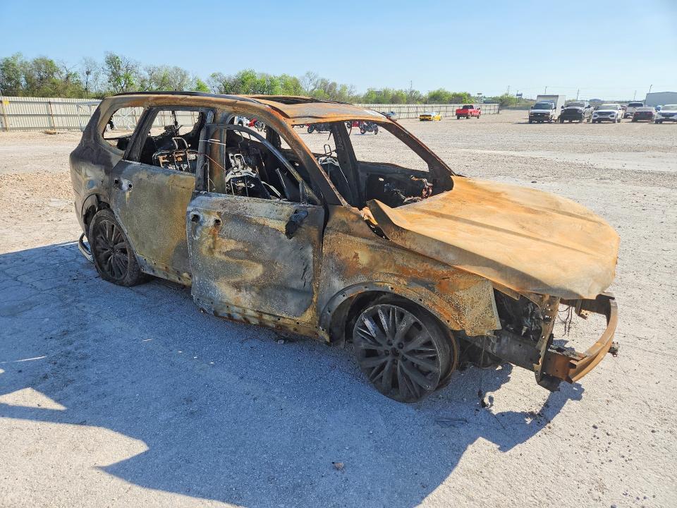 2020 Kia Telluride VIN 5XYP54HC3LG041999 COPART salvage auction — Burn, TX - NONREPAIRABLE TITLE, sold $90 on 2026-07-02 (photo 4)