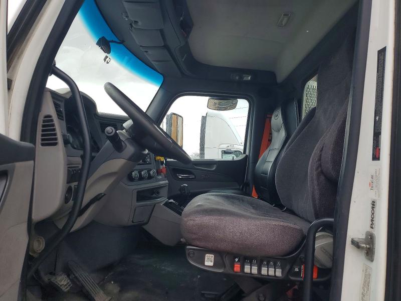 2016 Peterbilt 579 VIN 1XPBA48X7GD354422 COPART salvage auction — NORMAL WEAR, IN - CERTIFICATE OF TITLE, sold $4,200 on 2026-10-09 (photo 6)