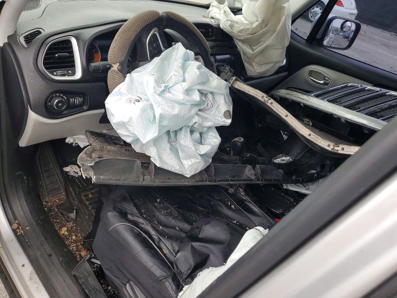 2018 Jeep Renegade VIN ZACCJABB0JPH07657 COPART salvage auction — FRONT END, Fl - Cert Of Title Slvg Rebuildable, sold $425 on 2026-08-05 (photo 8)