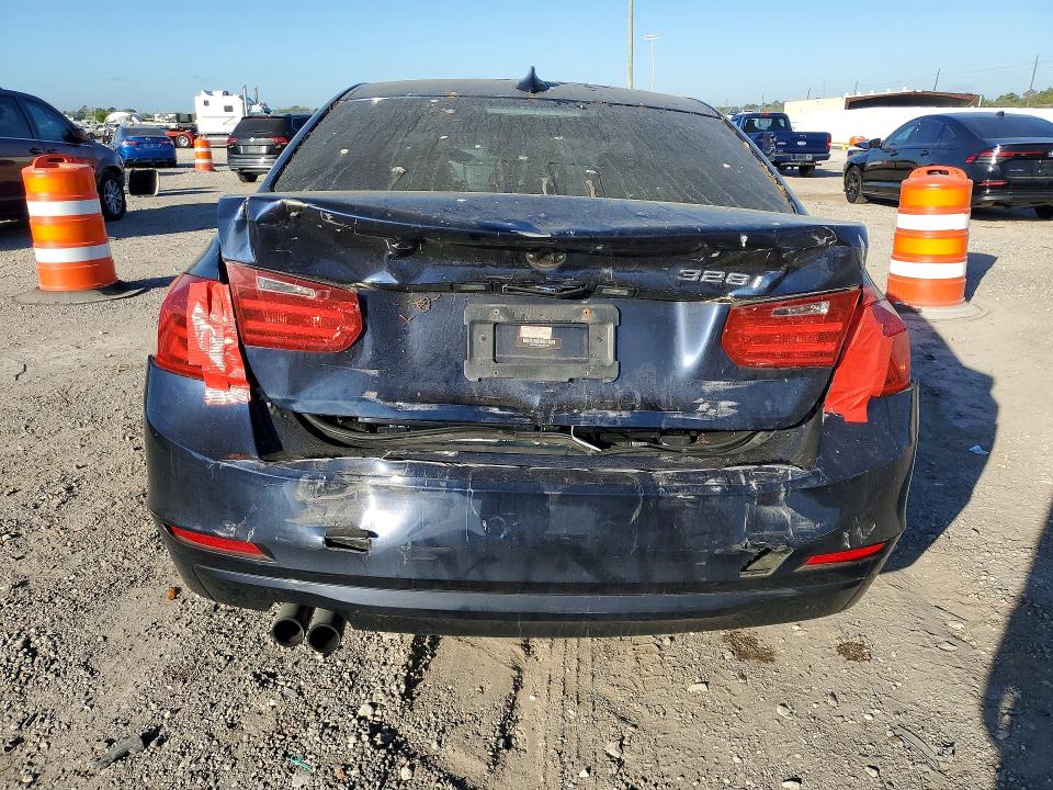 2013 BMW 3er VIN WBA3A5C59DF601339 COPART salvage auction — REAR END, Tx - Salvage Vehicle Title, sold $775 on 2026-07-13 (photo 6)