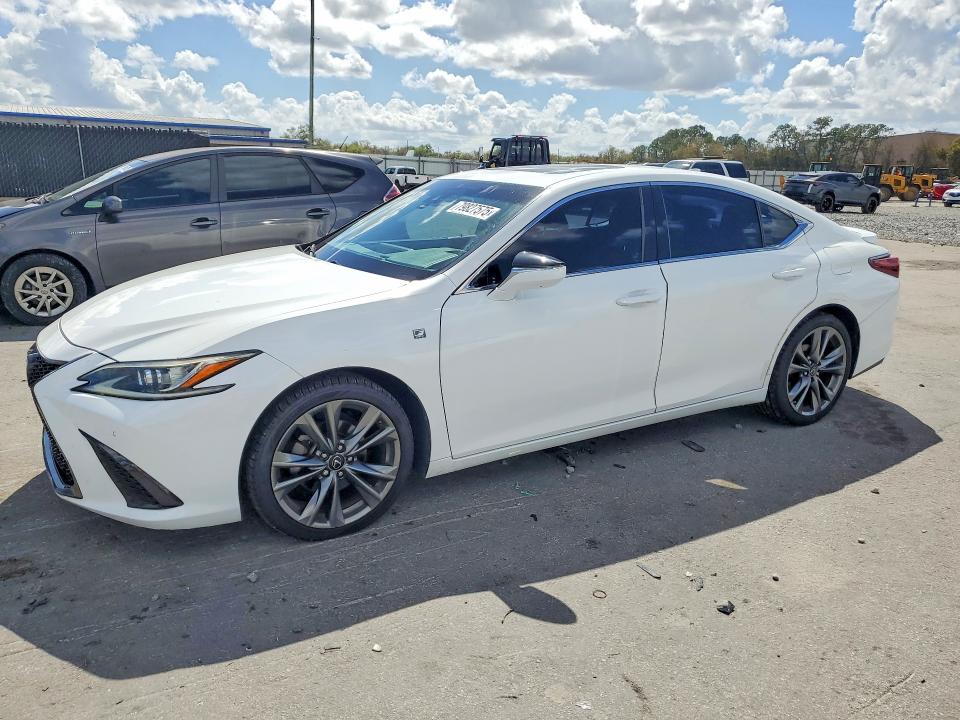 2019 Lexus Es 350 VIN 58ABZ1B10KU026821 COPART salvage auction — MINOR DENT/SCRATCHES, Mt - Certificate Of Title, sold $17,400 on 2026-07-28 (photo 1)