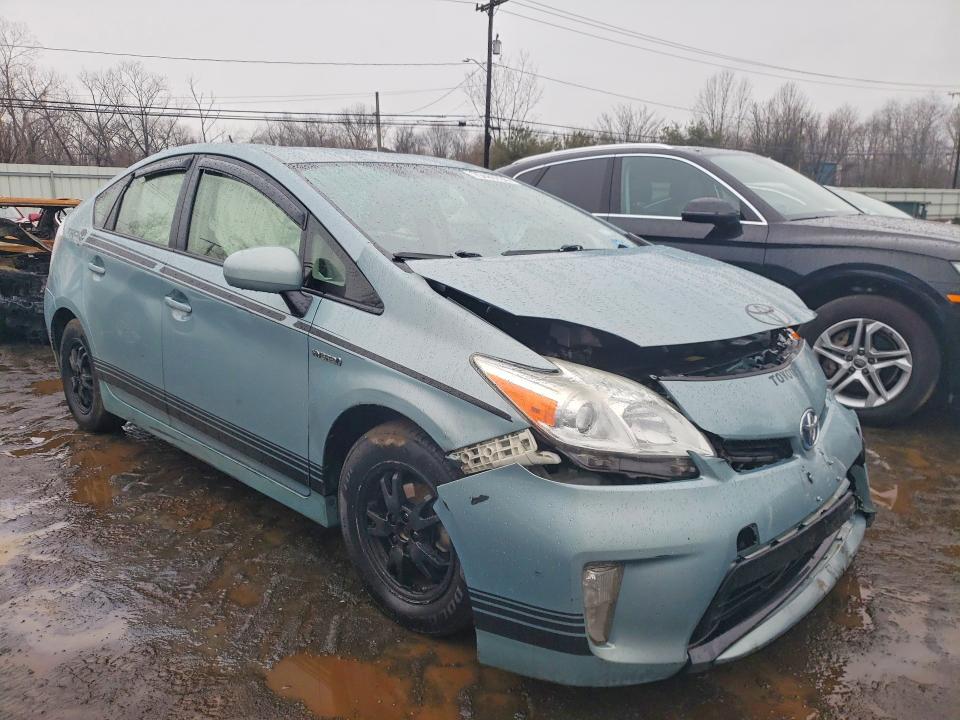 2015 Toyota Prius VIN JTDKN3DU5F1916300 COPART salvage auction — FRONT END, CT - CERT OF TITLE-SALVAGE, sold $1,150 on 2026-07-14 (photo 4)
