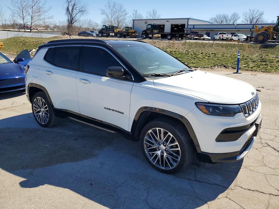 2023 Jeep Compass VIN 3C4NJDCN8PT571380 COPART salvage auction — MINOR DENT/SCRATCHES, MO - DLR/DIS/EXP-CT OTHERS-CA ACQ, sold $16,800 on 2026-08-27 (photo 4)